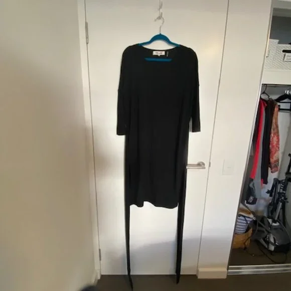 AS NEW DIANE VON FURSTENBERG BLACK 100% MERINO WOOL DRESS - SIZE MEDIUM - Picture 8 of 9